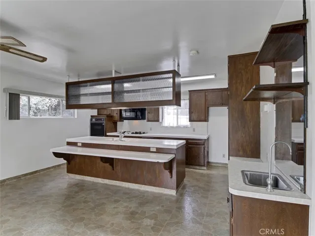 16613 Glenburn, Torrance, California 90504