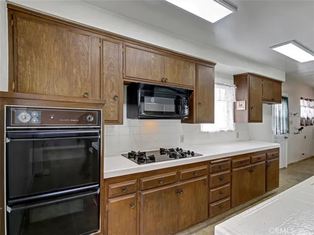 16613 Glenburn, Torrance, California 90504