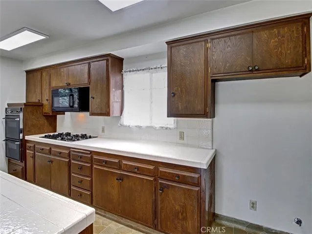 16613 Glenburn, Torrance, California 90504