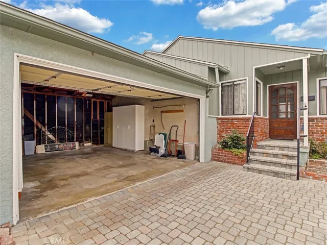16613 Glenburn, Torrance, California 90504