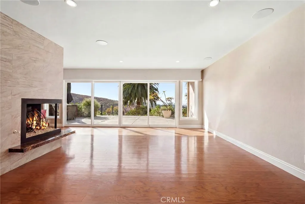 Living room without furniture. Altered to reflect the space. Living room without furniture. Altered to reflect the space.