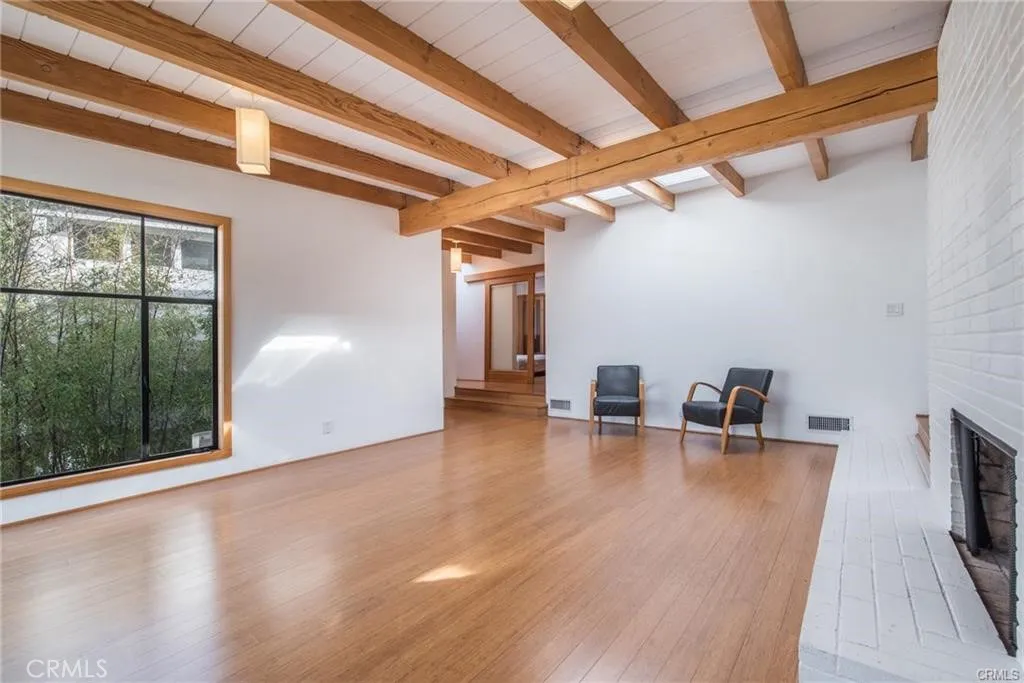 Large windows that brings in abundance of natural light