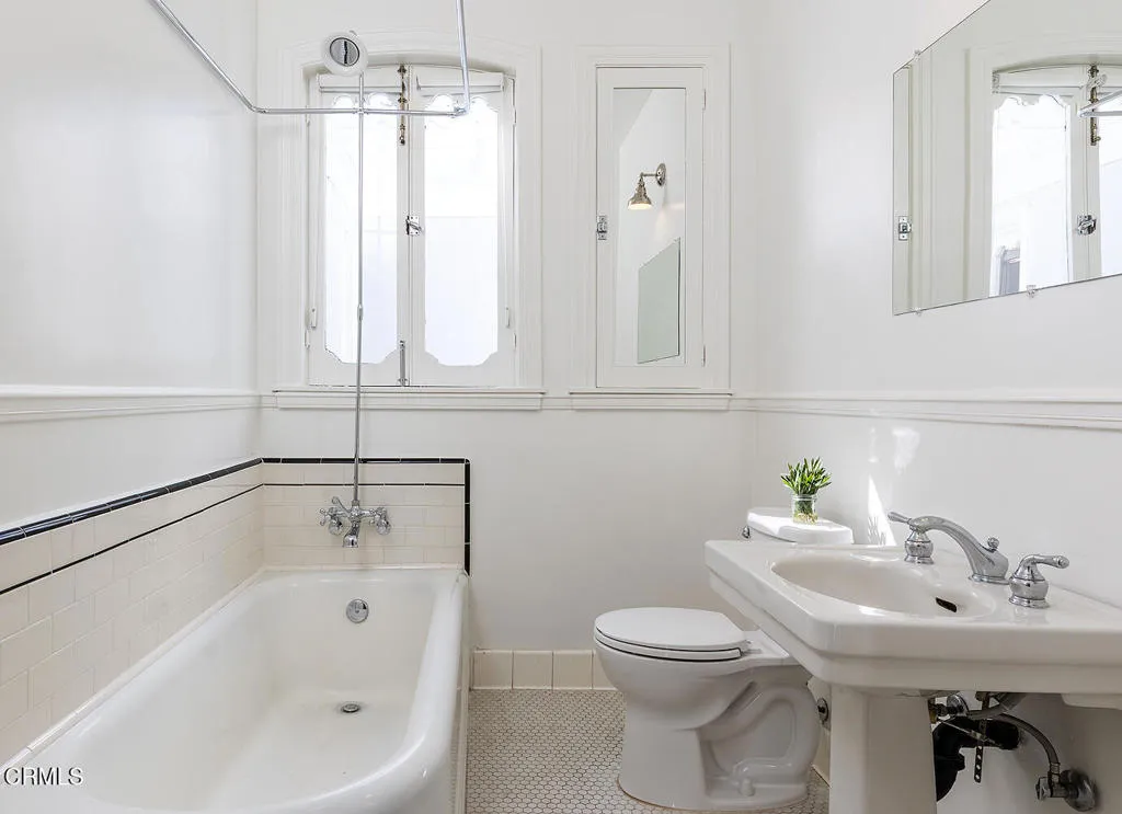 1275 New York Dr 043-mls