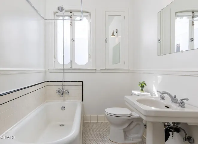 1275 New York Dr 043-mls