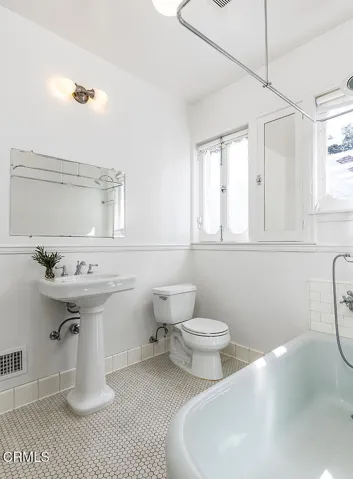 1275 New York Dr 040-mls