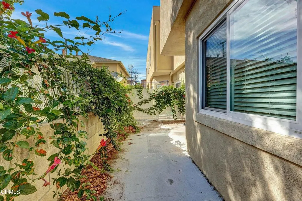 15-719 E Tujunga Ave E-15