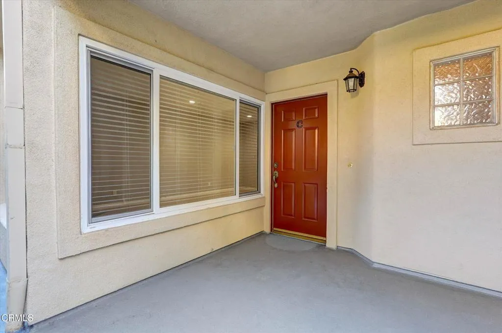 05-719 E Tujunga Ave E-5