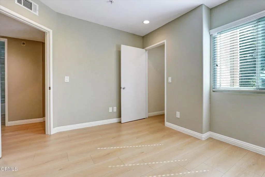 24-719 E Tujunga Ave E-24