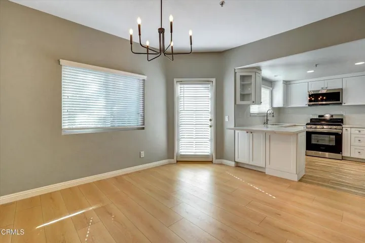 14-719 E Tujunga Ave E-14