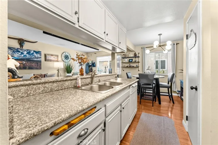 Nice breakfast bar and extra overhead storage