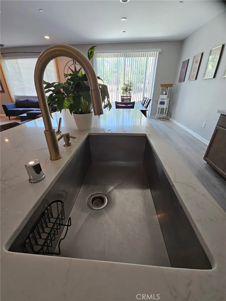 Farmhouse sink