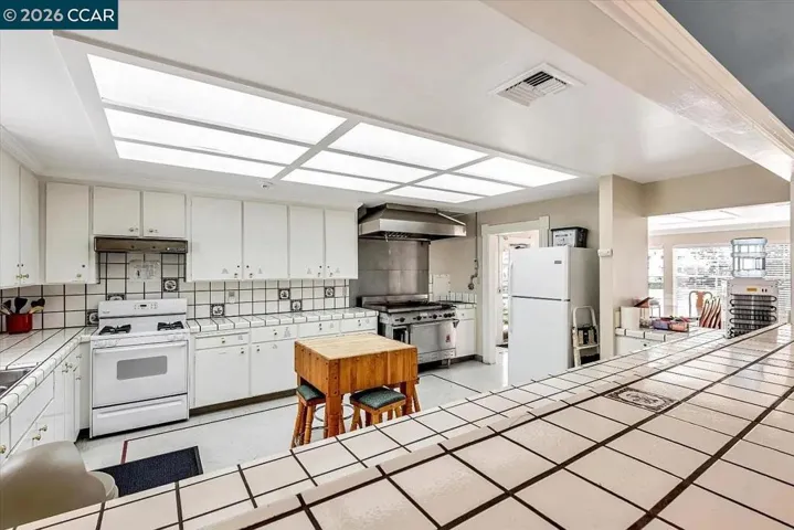 527 Mill Pond Drive, San Jose, California 95125
