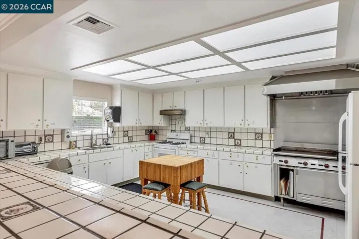 527 Mill Pond Drive, San Jose, California 95125