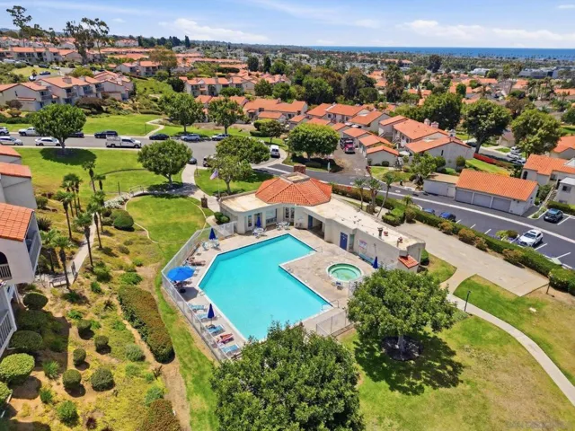 908 Caminito Madrigal Unit H, Carlsbad, California 92011