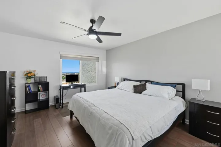 908 Caminito Madrigal Unit H, Carlsbad, California 92011