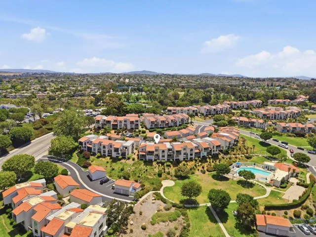 908 Caminito Madrigal Unit H, Carlsbad, California 92011