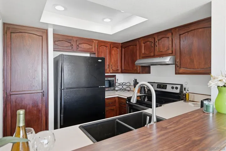 908 Caminito Madrigal Unit H, Carlsbad, California 92011