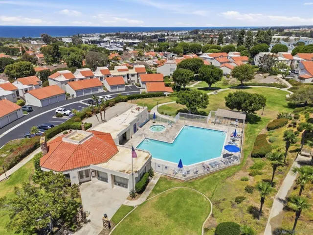 908 Caminito Madrigal Unit H, Carlsbad, California 92011