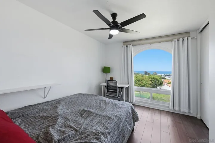 908 Caminito Madrigal Unit H, Carlsbad, California 92011