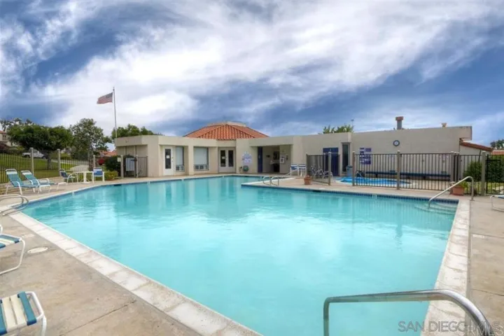908 Caminito Madrigal Unit H, Carlsbad, California 92011