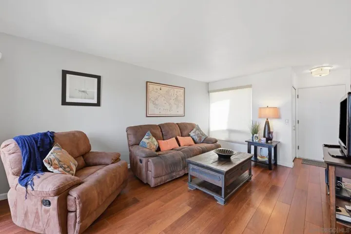 908 Caminito Madrigal Unit H, Carlsbad, California 92011