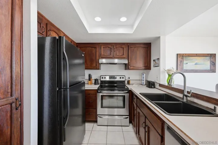 908 Caminito Madrigal Unit H, Carlsbad, California 92011