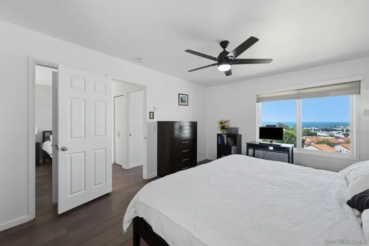 908 Caminito Madrigal Unit H, Carlsbad, California 92011