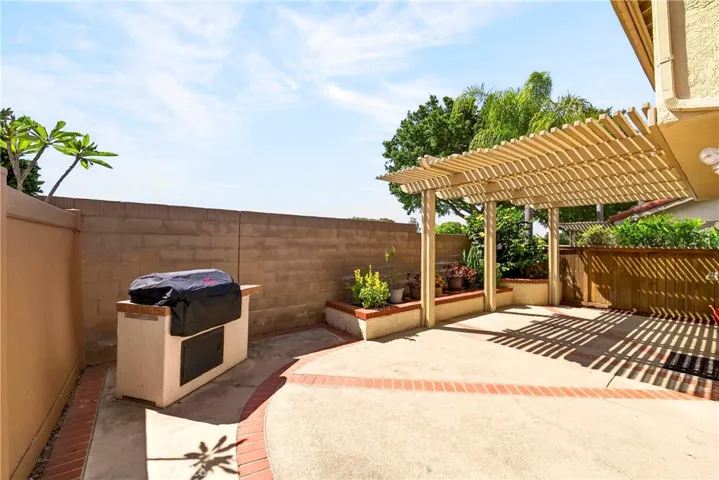Total privacy back yard.