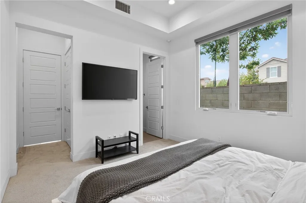 Guest bedroom