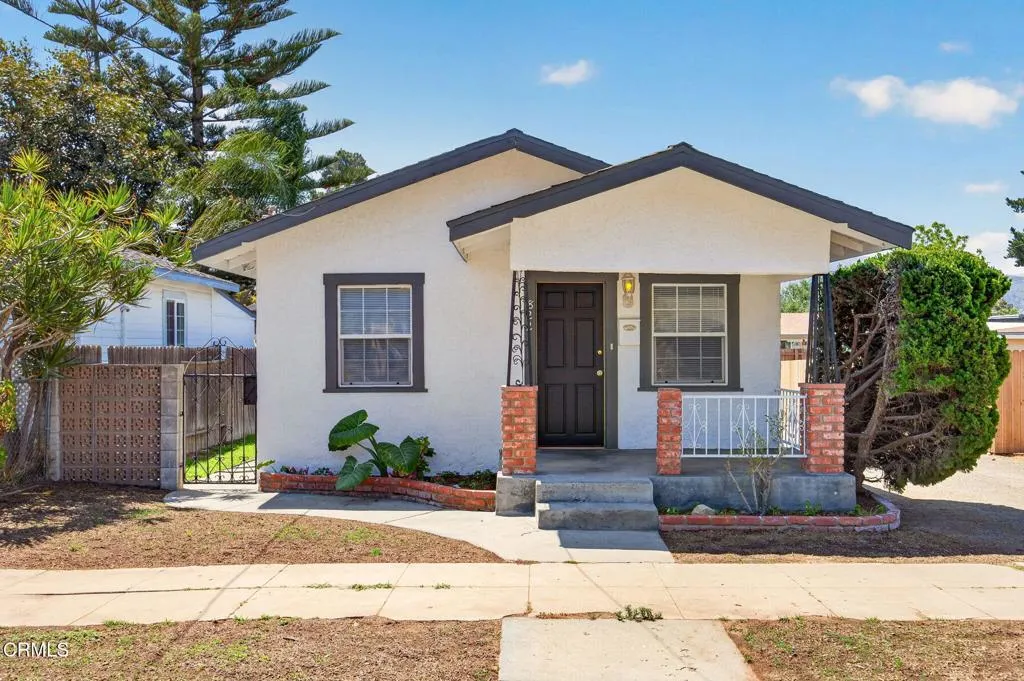 822 E Pleasant