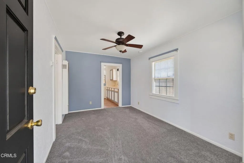 822 E Pleasant - Living Room