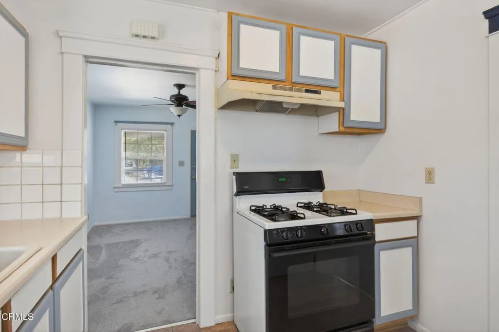 822 E Pleasant - Kitchen