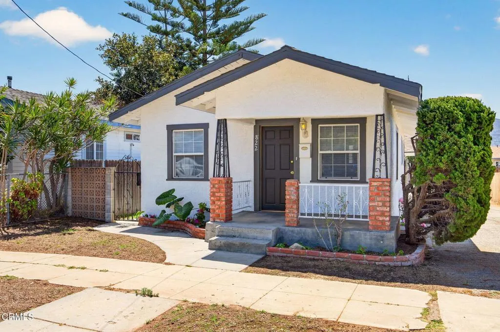 822 E Pleasant