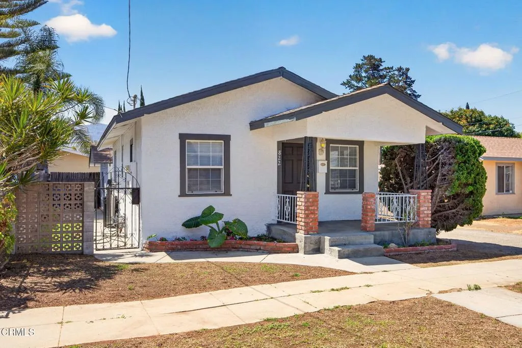 822 E Pleasant