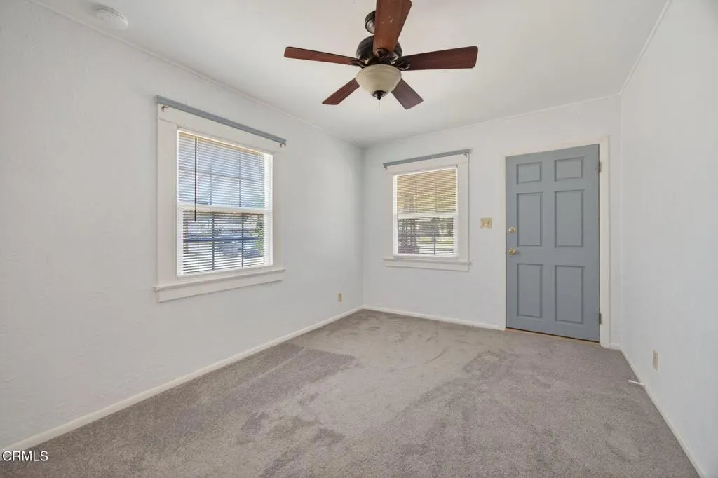 822 E Pleasant - Living Room