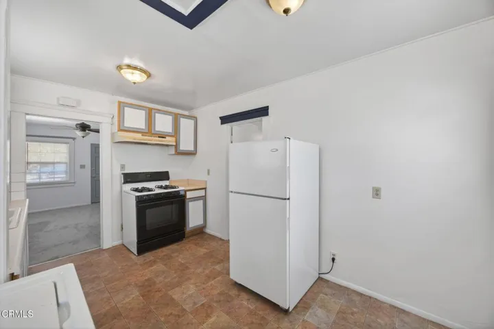 822 E Pleasant - Kitchen