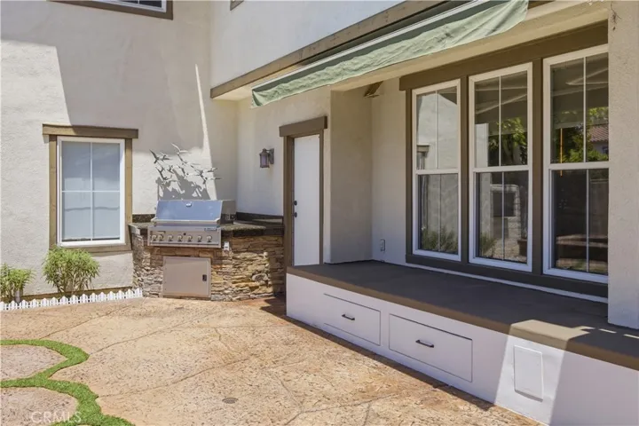 8 N Bayleaf, Irvine, California 92620