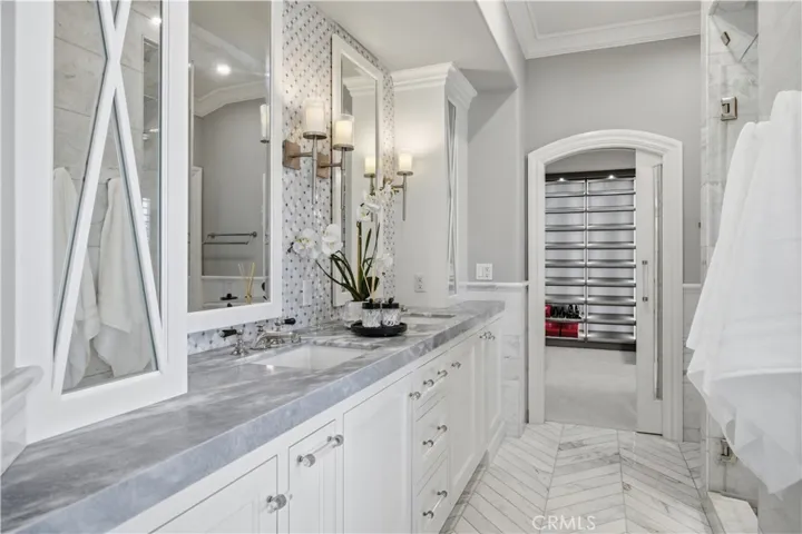8 N Bayleaf, Irvine, California 92620