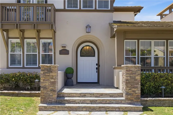 8 N Bayleaf, Irvine, California 92620