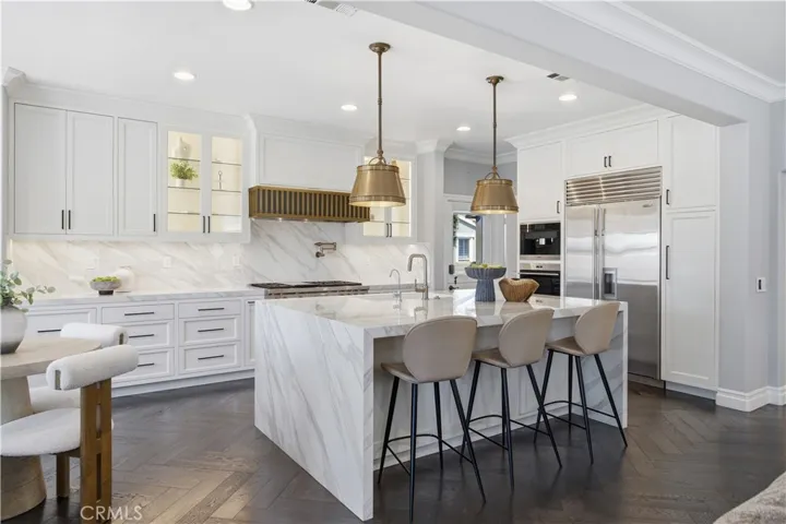 8 N Bayleaf, Irvine, California 92620