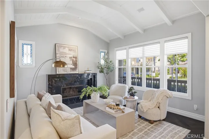 8 N Bayleaf, Irvine, California 92620