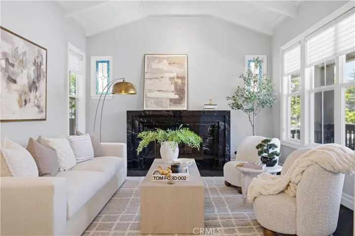 8 N Bayleaf, Irvine, California 92620