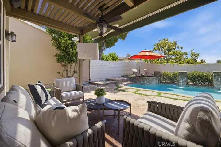 8 N Bayleaf, Irvine, California 92620