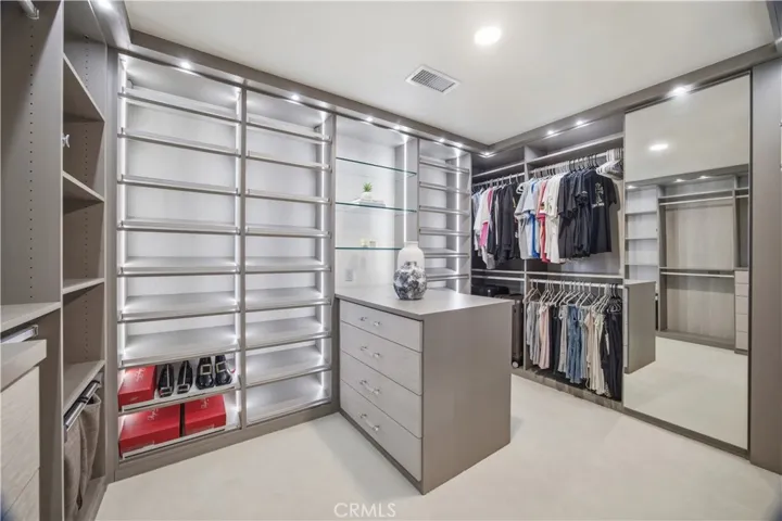 8 N Bayleaf, Irvine, California 92620