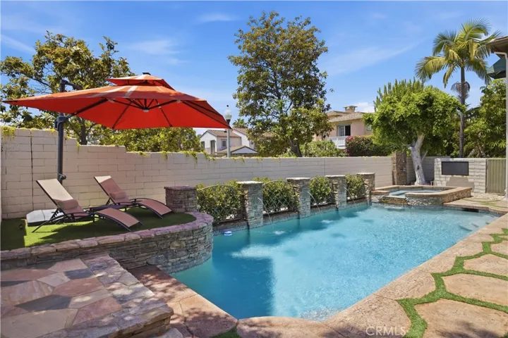 8 N Bayleaf, Irvine, California 92620