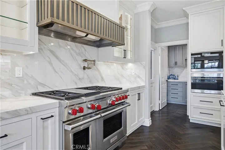 8 N Bayleaf, Irvine, California 92620