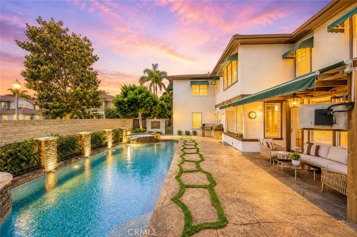 8 N Bayleaf, Irvine, California 92620