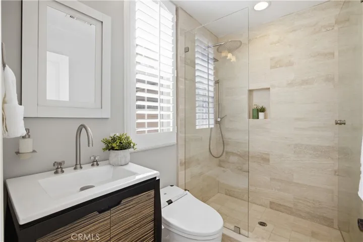 8 N Bayleaf, Irvine, California 92620