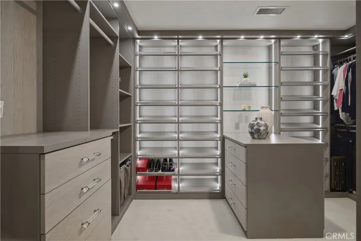 8 N Bayleaf, Irvine, California 92620