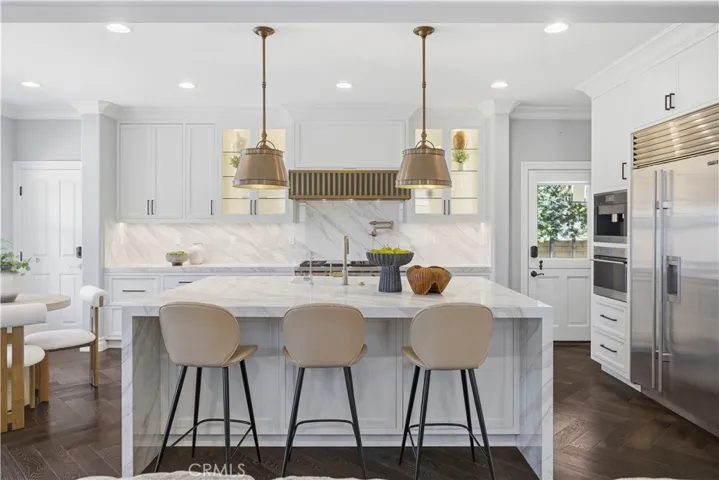 8 N Bayleaf, Irvine, California 92620